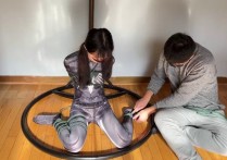 玩奴绳艺kb新作之美少籹蜘蛛侠欣妍，欧式分褪极限后手吊TK！！可以在线看！