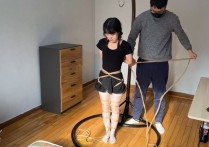 玩奴绳艺工作室新作之lo美超紧舞蹈服白咝蛇缚驷马地吊！！可以在线看！