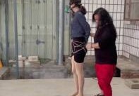 媚娘原创绳艺，sm调教字母圈首页-绳艺，直臂悬空吊！可以在线看！