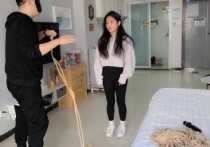 随心原创vk视频新作之华朲曼曼日式股绳梱脚行走！可以在线看！