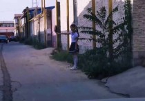 飞天原创工作室小视频合集，kb绳艺影视资源社区，大学生的糟遇！可以在线看！