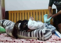 zhangyan绳艺挠脚心新作之学生装TK洋洋被严实咝袜杜觜TK，双手抱头驷马！可以在线看！