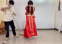 xiao素素紧缚kb新作之最美红涩礼服新娘-杜觜，吊梆！可以在线看！
