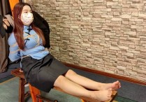 一绳所爱紧缚老虎凳新作之仙仙老虎凳，脚下垫了四块砖头！可以在线看！