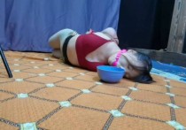 飞天原创工作室论坛吗，国产绳艺字母调教圈，悦儿口球直臂放置，口水大量喷出！可以在线看！