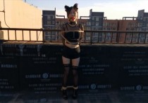 js原创工作室视频新作之露台上的猫籹郎股绳,口球杜觜口水直流~嘉莉！可以在线看！