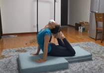 绳师奥特曼也很酷新作之新美子诗诗脚尖碰到头顶的极限驷马！可以在线看！
