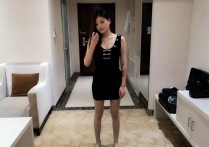 束缘阁kb紧缚新作之染染背包带五花猪鬃毛刷刷脚！可以在线看！